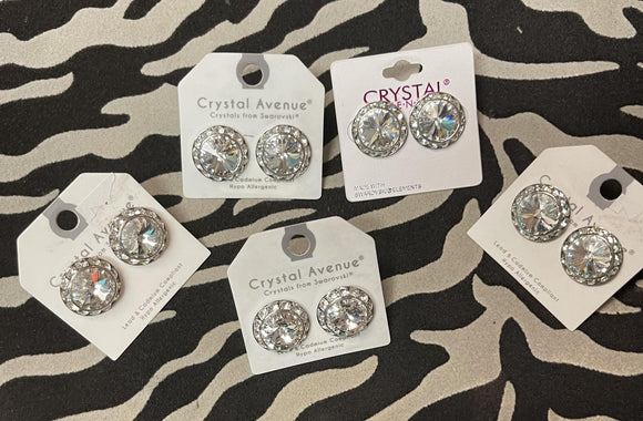 CLEAR STUDS