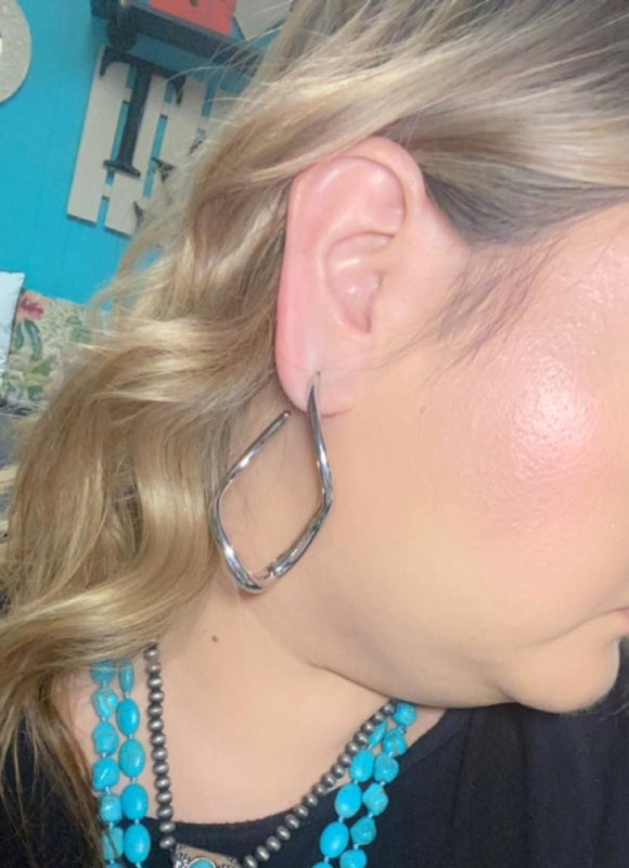 Twisted Line Earrings
