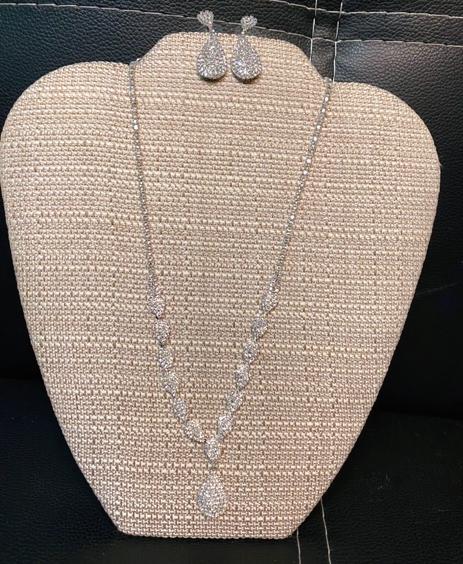 Clear Silver Teardrop Set