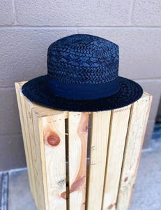 BLACK RUGGNIE HAT
