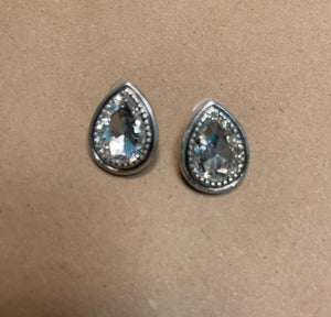 CLEAR STUD EARRINGS