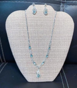 Silver teardrop Necklace
